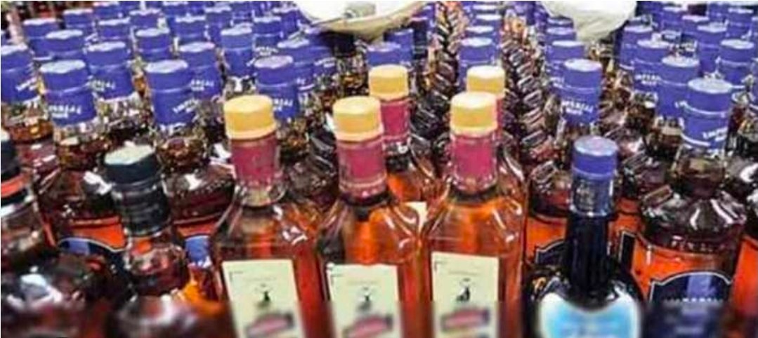 मुगलसराय कोतवाली पुलिस और क्राइम ब्रांच को मिली बड़ी सफलता भारी मात्रा में पकड़ी शराब