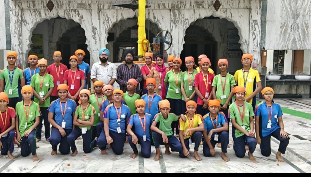 सेठ एमआर जयपुरिया स्कूल के छात्रों ने गुरुद्वारा साहिब में सीखी सेवा और सद्भाव की सीख