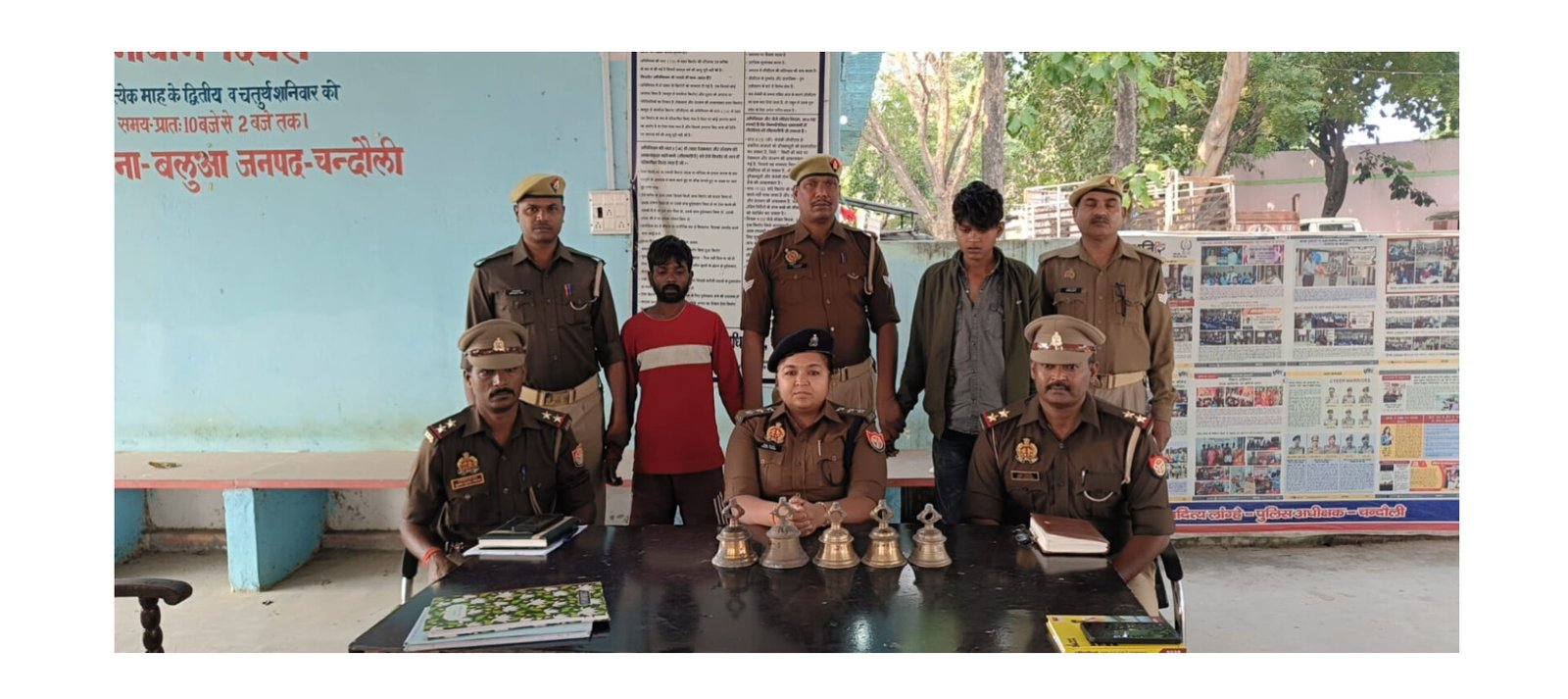 ‘भगवान के घर’ से चोरी हुए पांच पीतल के घण्टे बरामद, बलुआ पुलिस ने दो शातिर चोरों को किया गिरफ्तार