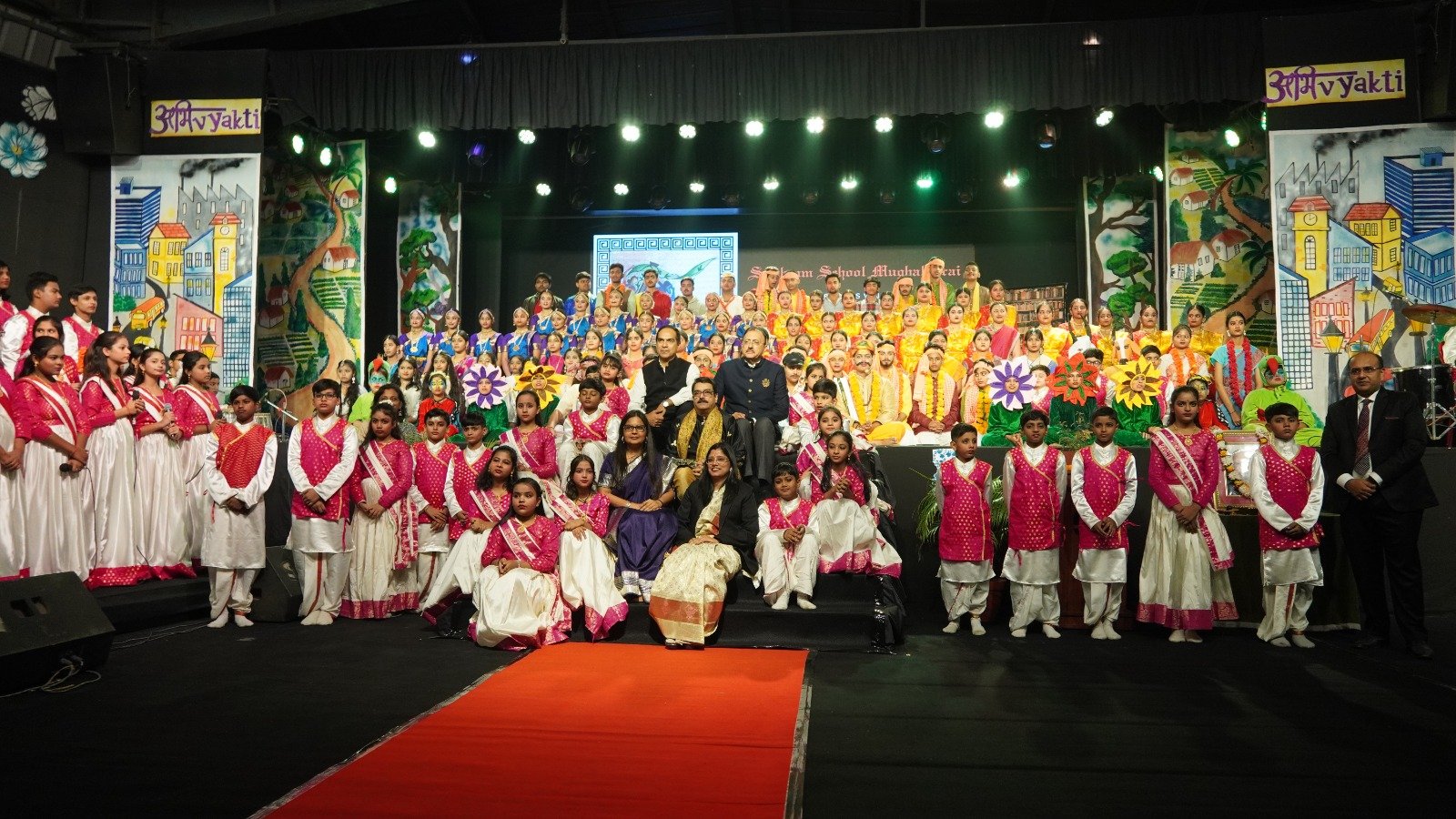 सनबीम स्कूल मुगलसराय में ‘अभिव्यक्ति–2025’ की सांस्कृतिक झंकार: शास्त्रीय संगीत–नृत्य और नाट्य मंचन ने बांधा समा, बच्चों ने रंगारंग सांस्कृतिक कार्यक्रम प्रस्तुत कर अतिथियों को कर दिया मंत्रमुग्ध