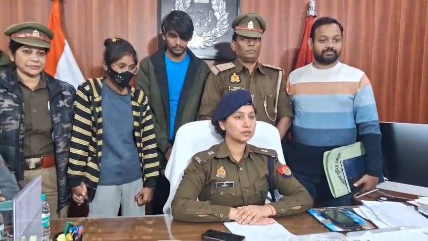 Varanasi News : बच्चे की चाहत ने ले ली सीमा की जान, दूध लेने घर आने वाले युवक ने पत्नी के साथ मिल कर आंगनबाड़ी कार्यकर्ती को मार डाला, पुलिस ने किया सनसनीखेज घटना का खुलासा…