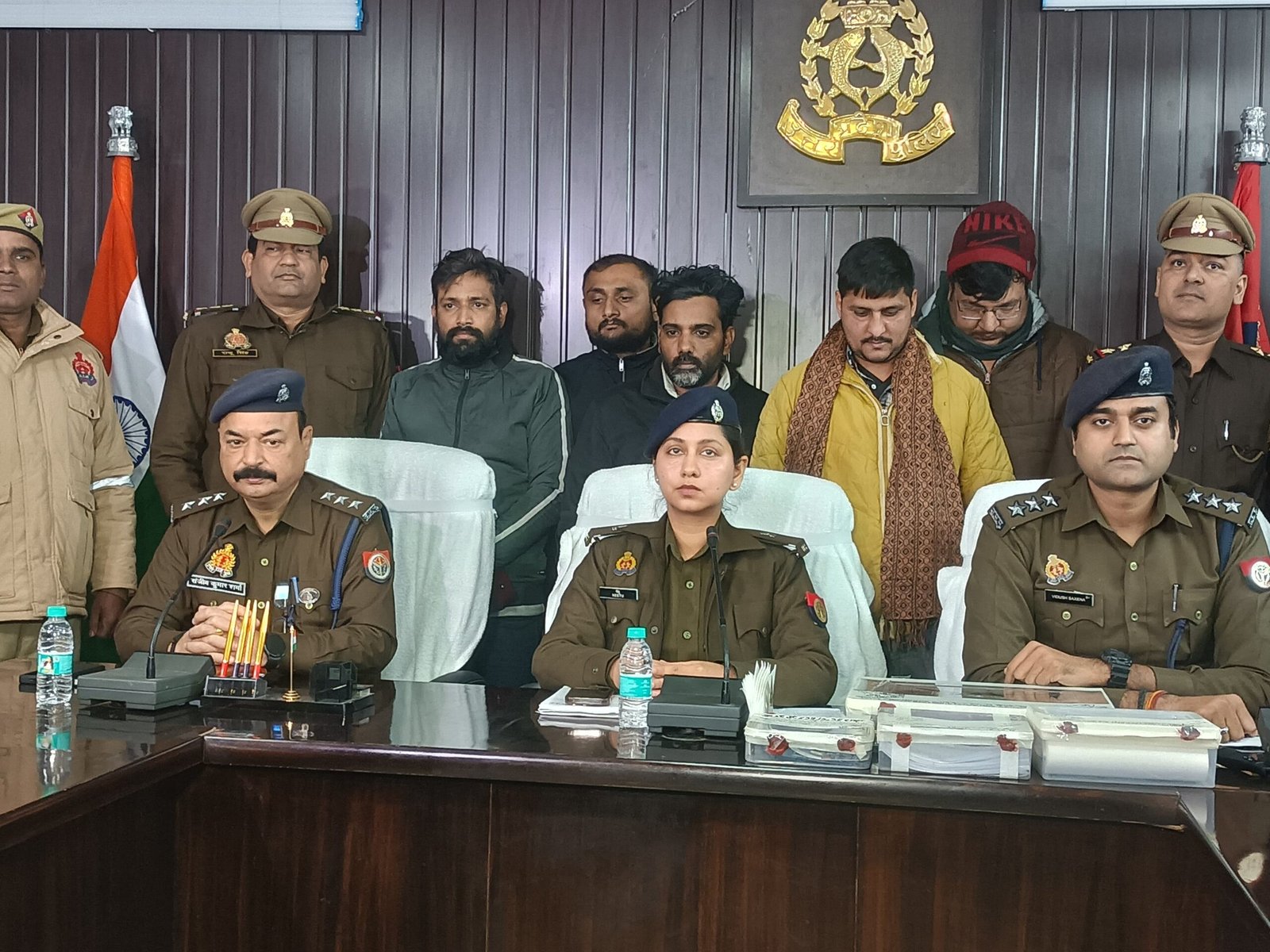 कोडीन कफ सिरप तस्करी नेटवर्क का खुलासा, सरगना रांची से करता था संचालन; चंदौली-वाराणसी में 5 गिरफ्तार, 7 के लिए जारी हुआ लुकआउट नोटिस, पढ़े कोडीन सिरप कांड से जुड़ी पूरी खबर. पी सेवन न्यूज पर…