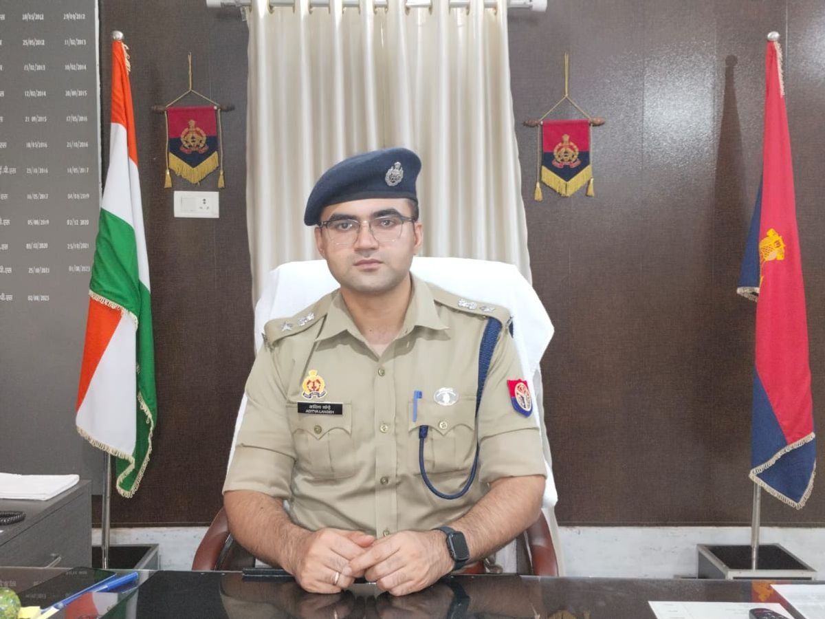 चंदौली में CO का ट्रांसफर: SP ने किया  फेरबदल, पीडीडीयू नगर की कमान अरूण कुमार सिंह को, पीडीडीयू नगर सीओ कृष्ण मुरारी शर्मा संभालेंगे ट्रैफिक और कार्यालल की कमान