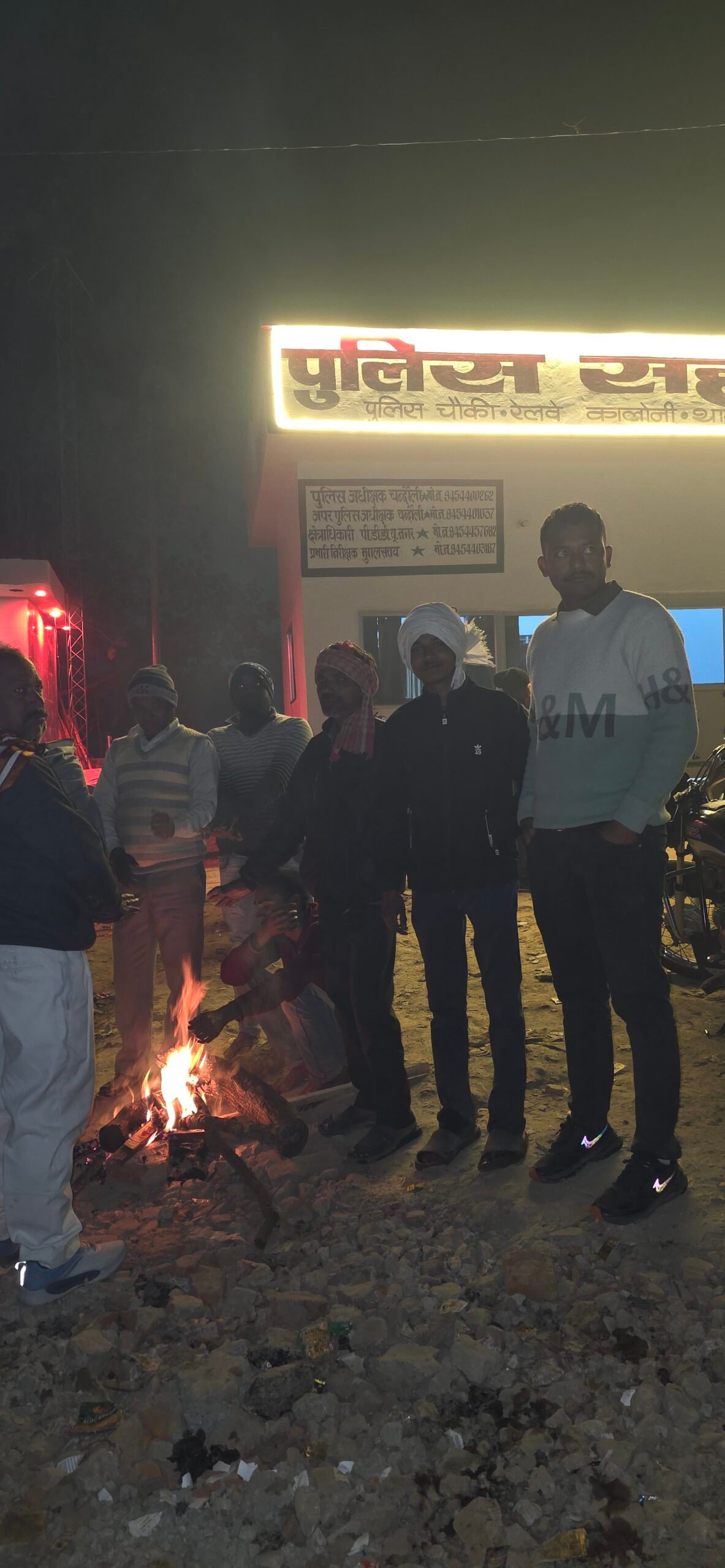 चंदौली DM साहब मुग़लसराय ईओ–कोतवाली पुलिस की अदावत और खींचतान में आमजन बेहाल, कड़ाके की ठंड में राहगीरों के लिए नहीं जल रहा अलाव