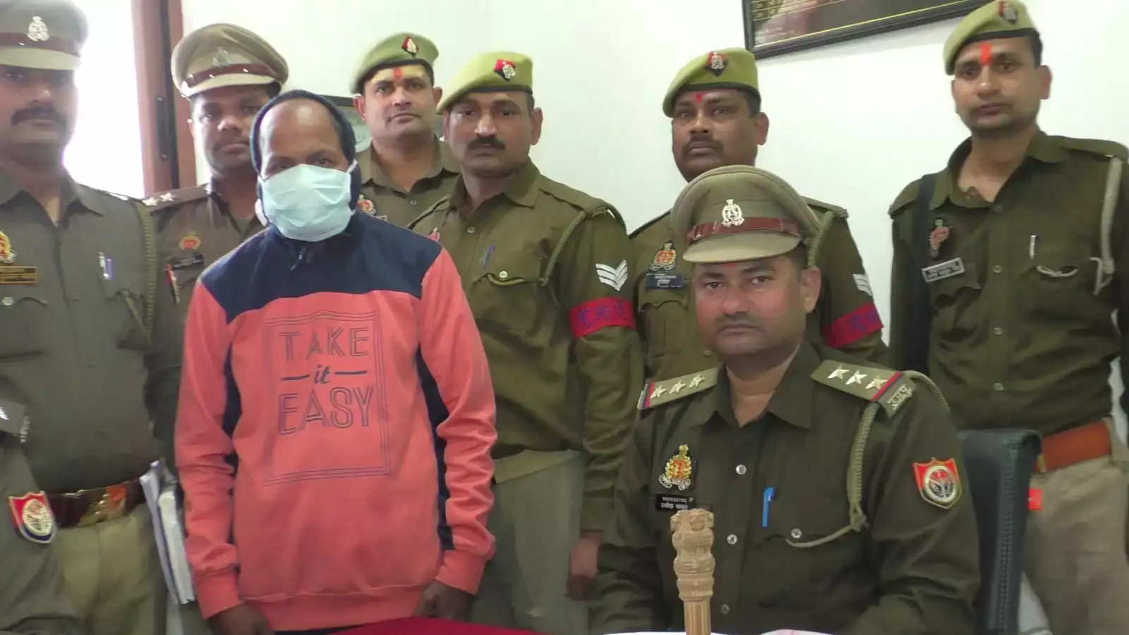 तीन बार काशी एक्सप्रेस में बम की झूठी सूचना, जीआरपी को छकाने वाला आरोपी मुंबई से गिरफ्तार- जाने क्या है मामला