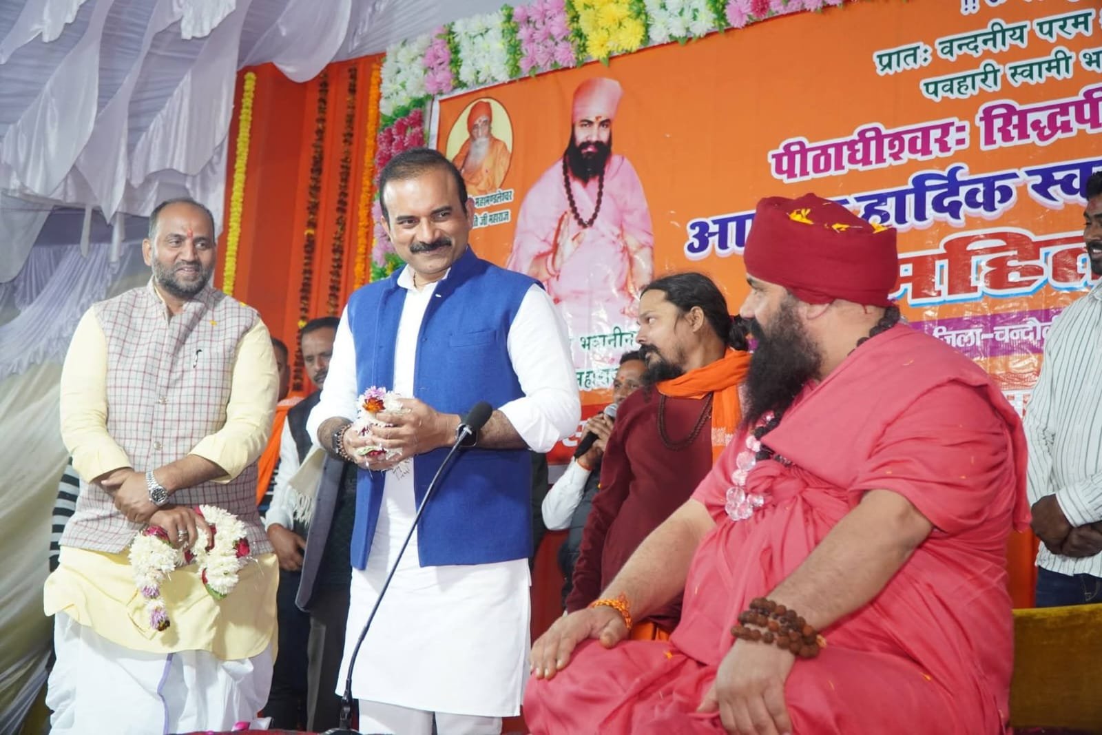 एक मंच पर दिखे धुर-विरोधी: चंदौली की सियासत में जिला पंचायत चुनाव से पहले चर्चाओं का दौर….पढ़े P7 न्यूज़ की रिपोर्ट