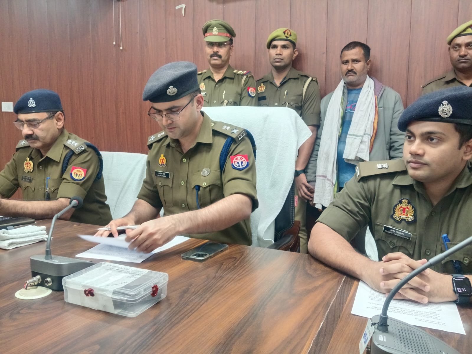 चंदौली के सहजौर रिंग रोड़ पर कहासुनी के बाद चार लोगों पर गोलियां बरसाने वाले सूर्य प्रकाश 24 घंटे में गिरफ्तार: अवैध पिस्टल और बुलेट बरामद