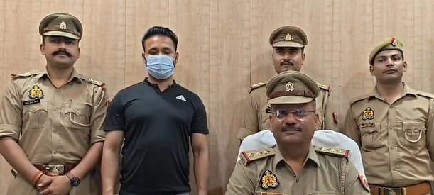 फर्जी आर्मी अफसर बनकर चंदौली जिले के कैली गांव के धर्मेंद्र ने फैलाया था जाल: वाराणसी में एसटीएफ ने दबोचा. P-7 न्यूज़ पर पढ़े क्या है पुरा मामला…