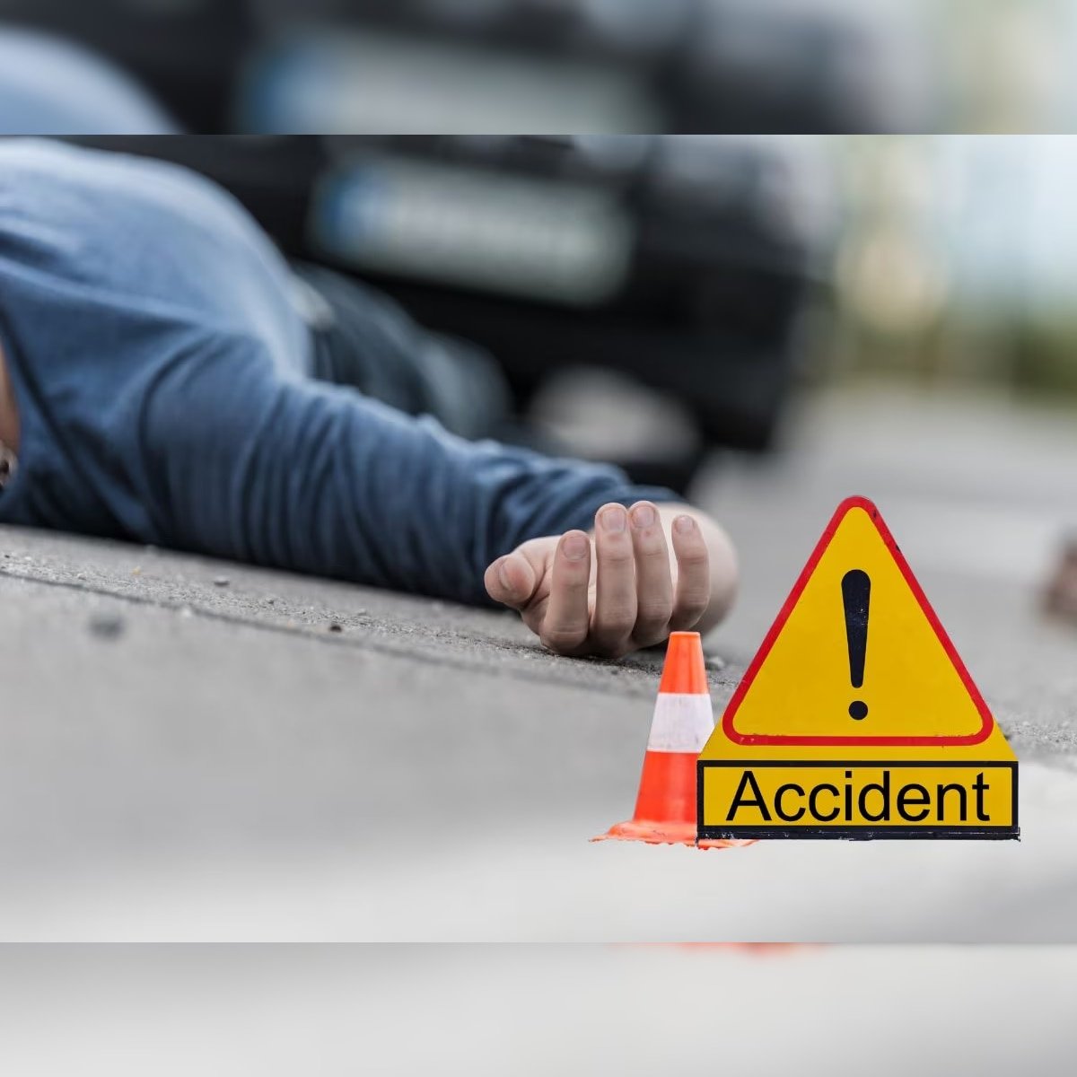 चंदौली में अलग-अलग दुर्घटना में युवक समेत वृद्धि की मौत: उद्यना एक्सप्रेस की चपेट में आया युवक तो तेज रफ्तार मोटरसाइकिल की टक्कर से वृद्ध की मौत