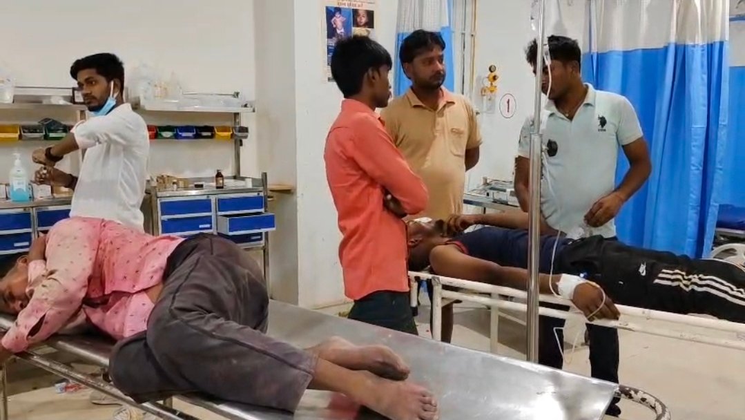 चंदौली के सैयदराजा में रंग फेंकने को लेकर दो समुदायों में विवाद: मारपीट में दो गंभीर रूप से घायल, जाने फिर क्या हुआ…..