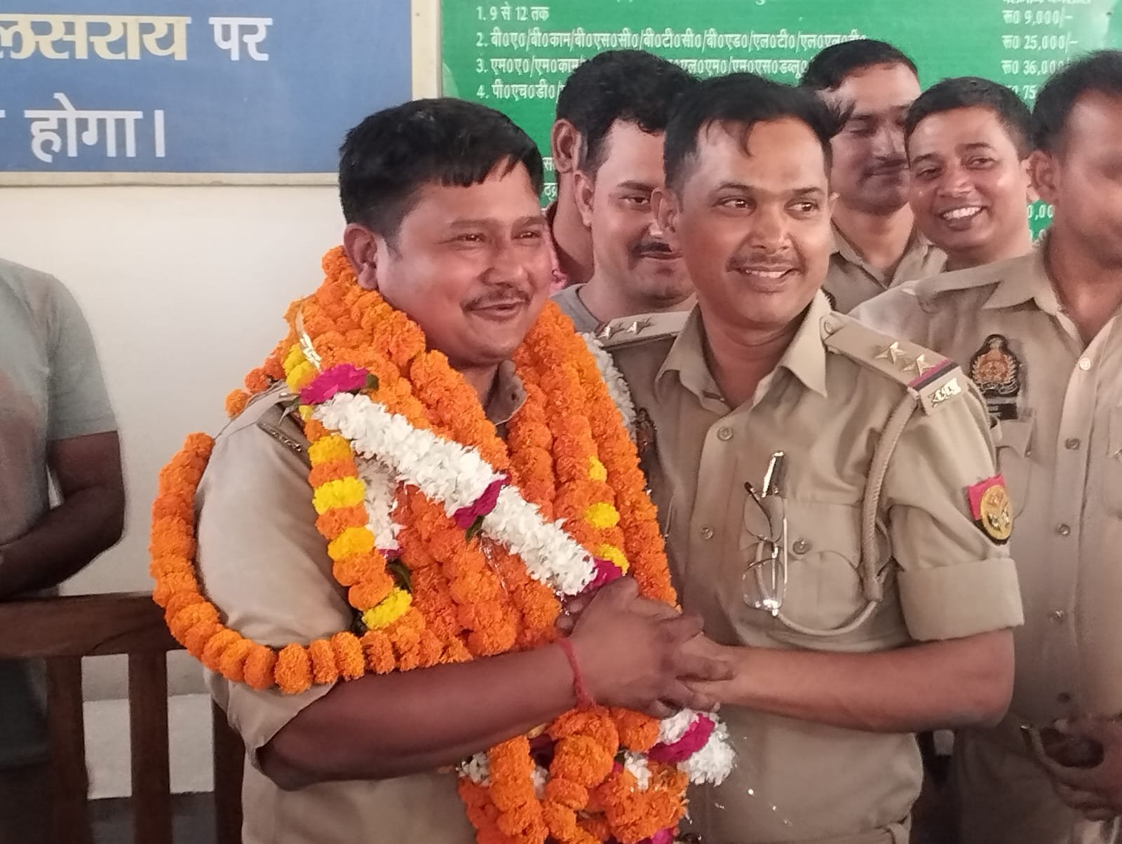 Chandauli News: अपराधियों पर रहमत करने वाले इंस्पेक्टर चंदौली विजय बहादुर लाइन हाजिर; गैंगस्टर केस में देरी पर एसपी ने छीन ली थाने की कुर्सी- पढ़े क्या है पूरा मामला