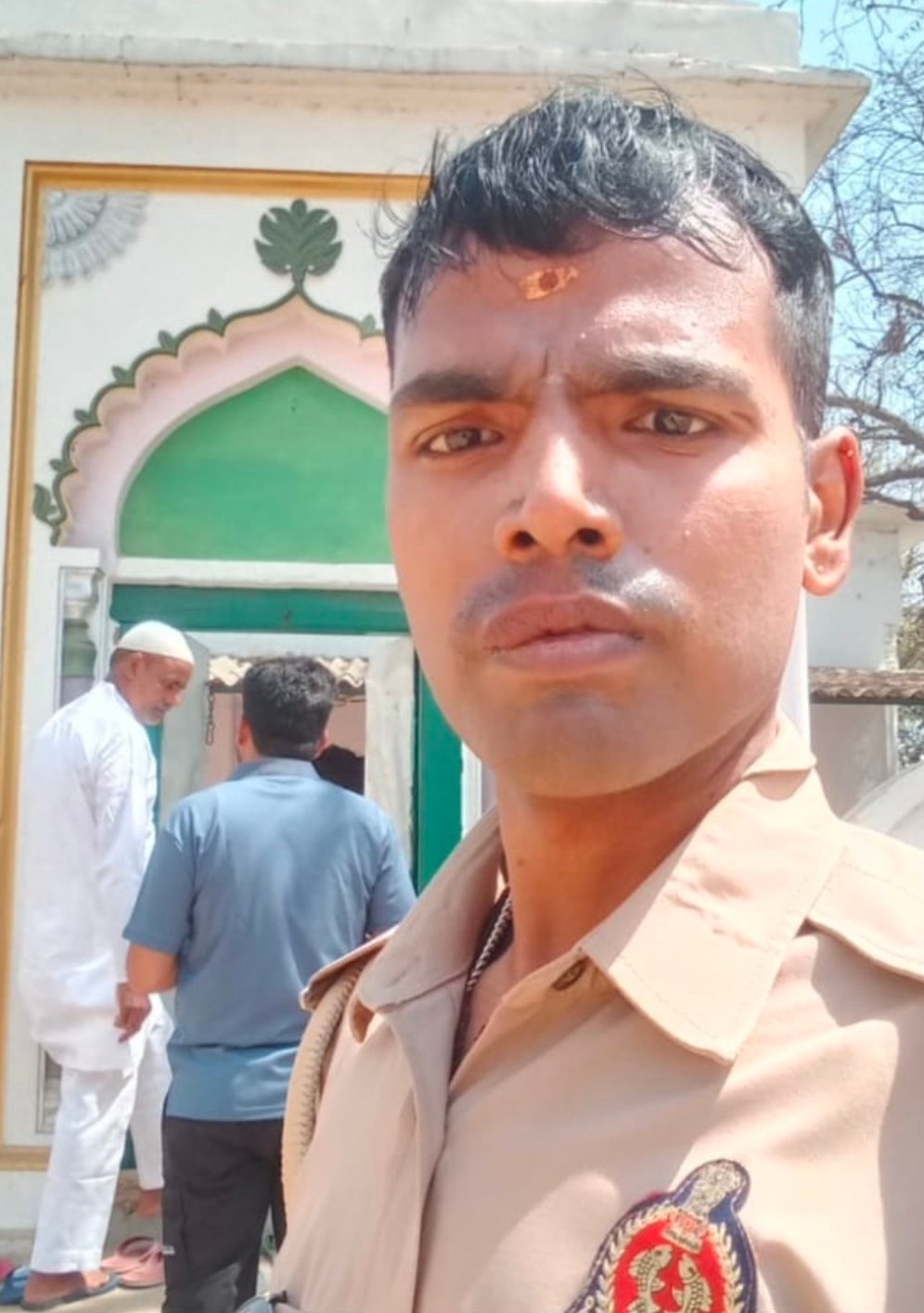 Chandauli News: नवरात्रि ड्यूटी के दौरान बीमार पड़े आरक्षी की इलाज के दौरान मौत: युवा सिपाही के असामयिक निधन से चंदौली पुलिस डिपार्टमेंट में शोक