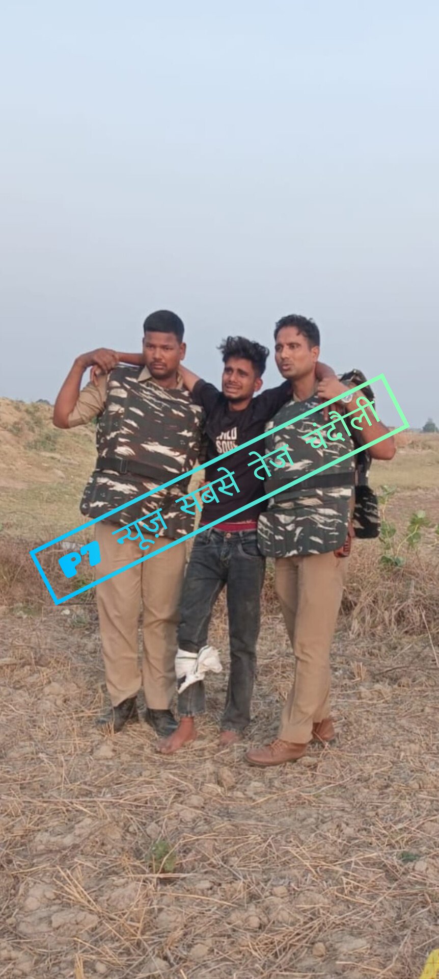 Chandauli Crime: चकिया इलाके में लूट घटना में शामिल बदमाश का हाफ एनकाउंटर, ज्वेलरी दुकान से लूट की घटना में था शामिल