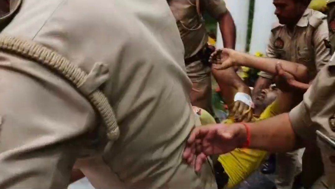 Chandauli Crime update: पूर्वांचल में दहशत फैलाने वाला साइको किलर मुठभेड़ में ढेर,दरियापुर के पास पुलिस पर फायरिंग कर भागने की कोशिश में मारा गया एक्स आर्मी मैन गुरप्रीत