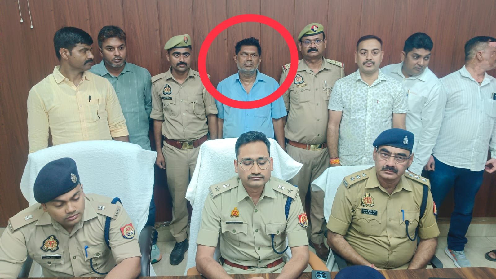 दो लाख का उधार, फिर चढ़ता गया ब्याज और अंत में डेढ़ लाख की सुपारी देकर कराई हत्या, चंदौली पुलिस ने किया सनसनीखेज खुलासा: लोको पायलट निकला साजिशकर्ता एसपी आकाश पटेल की मॉनिटरिंग में खुला ब्लाइंड मर्डर केस- P-7 न्यूज‌ पर पढ़े पूरी खबर