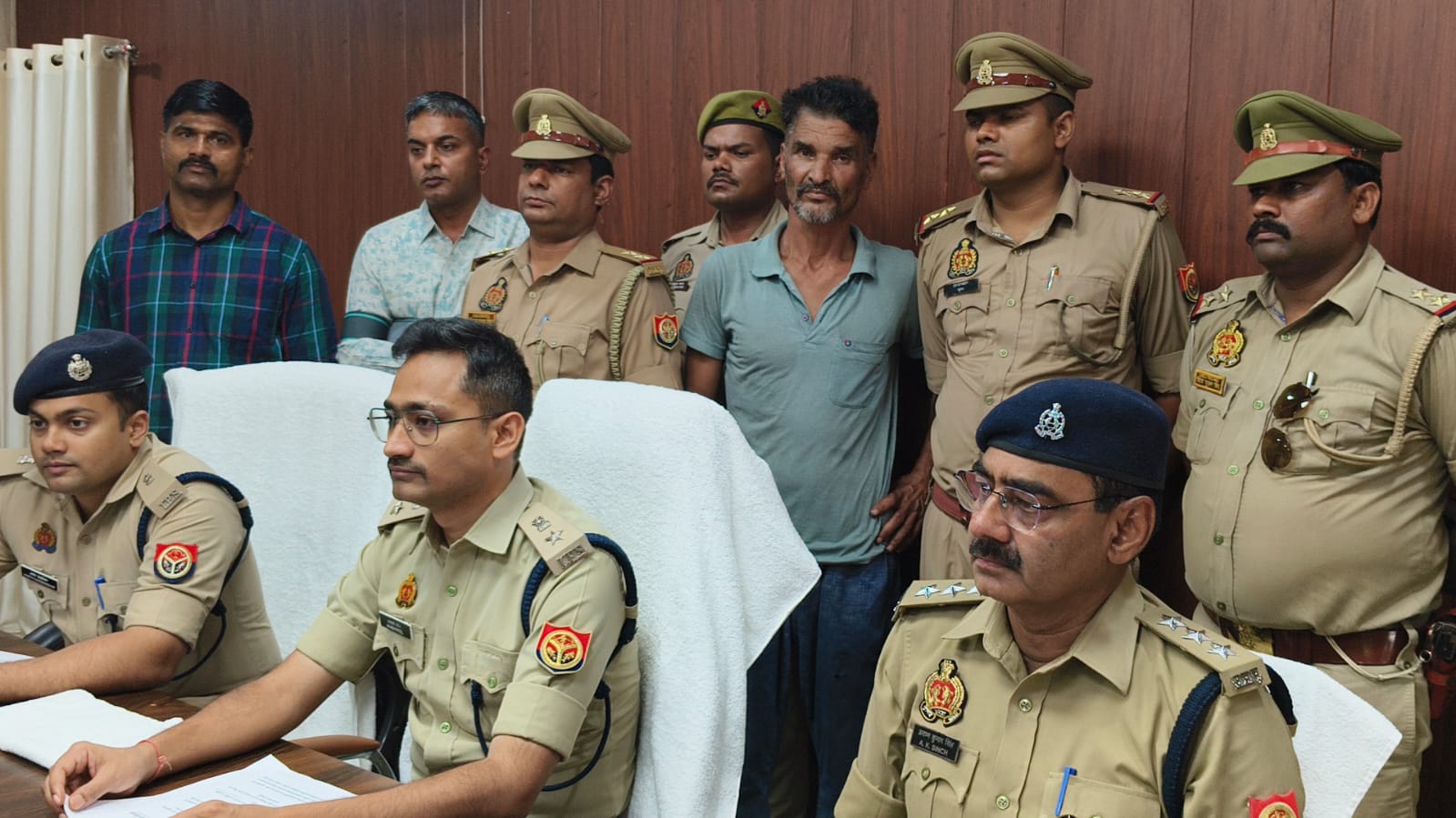Chandauli News: ट्रक में आलू की बोरियों के नीचे शराब; दो करोड़ 31 लाख की अवैध दारू जब्त, पंजाब से बिहार आ रही थी