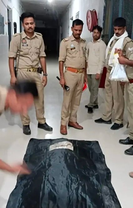 Chandauli News: चंदौली में खड़ी ट्रैक्टर-ट्रॉली से टकराई बाइक: हादसे में बाइक सवार अधेड़ की मौत, घर में मचा कोहराम