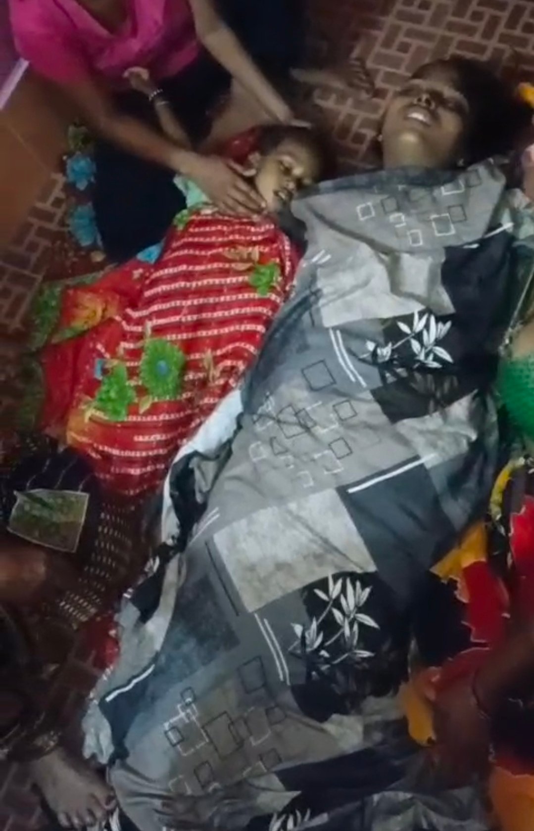Chandauli Crime: एक फंदा… दो मौतें! मां और ढाई साल के मासूम की संदिग्ध मौत ने खड़े किए कई सवाल, आत्महत्या या कुछ और?