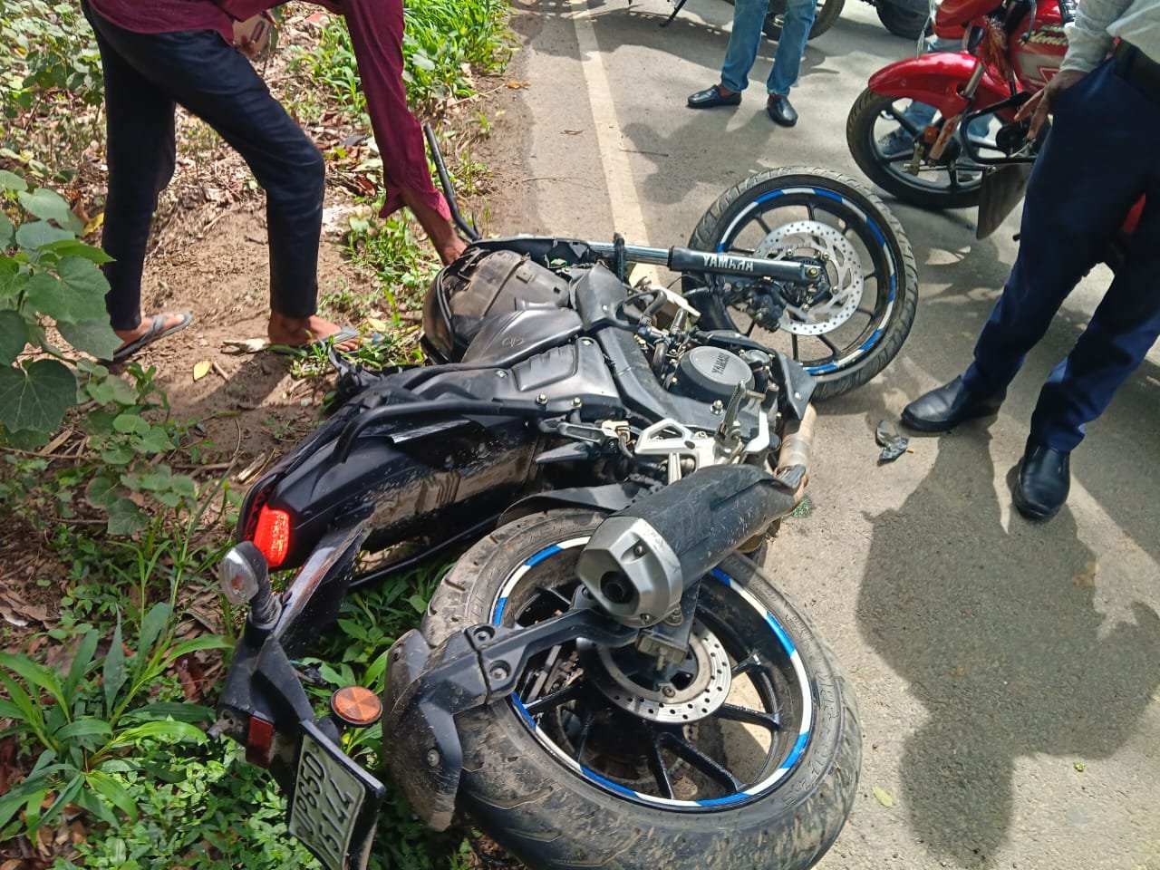 Chandauli News: धानापुर में एक्सीडेंट में बाइक सवार युवक की मौत: बस और बाइक में आमने-सामने टक्कर के बाद हुआ हादसा, परिजनों में मचा कोहराम