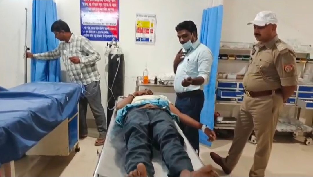 चंदौली में मवेशी तस्करी की बड़ी कोशिश नाकाम, 11 गोवंश से लदी पिकअप बरामद; पुल से कूदे तस्कर, एक की मौत