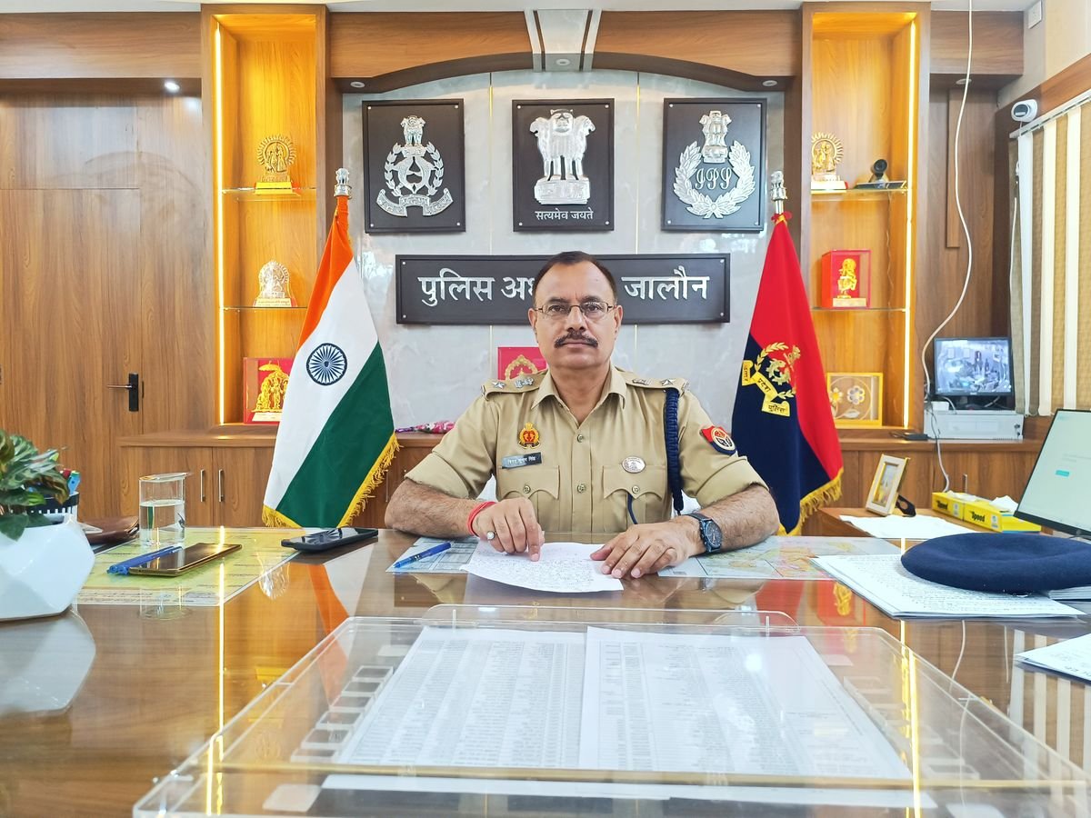 Jalaun News: सीएम डैशबोर्ड रैंकिंग में जालौन का दबदबा, दूसरे पायदान पर पहुंचा जिला, फीडबैक के मामले में भी रहा अव्वल