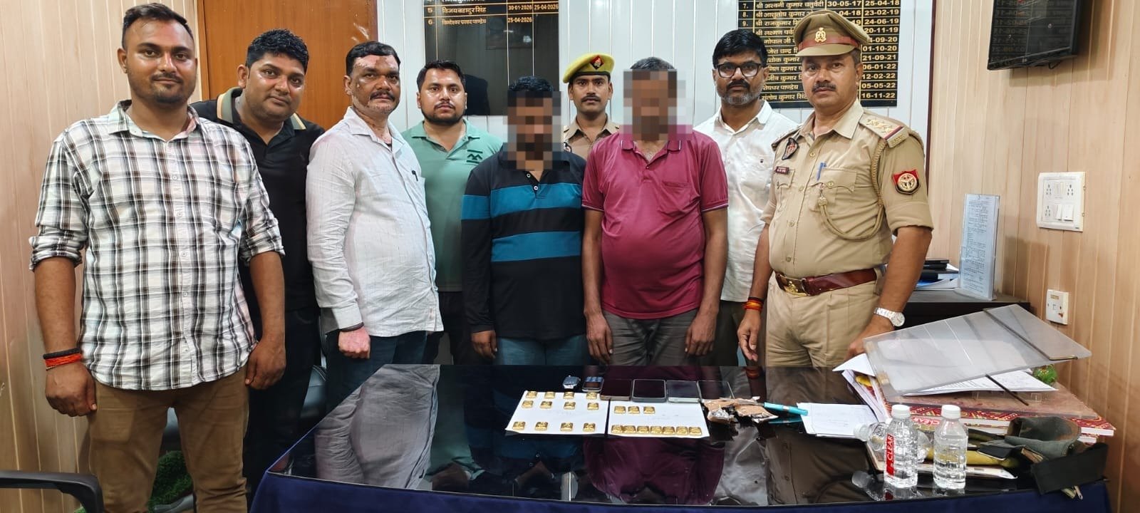 Chandauli Gold Smuggling: चंदौली क्राइम ब्रांच का तगड़ा गुडवर्क! गियर बॉक्स के नीचे बना रखा था ‘गुप्त खजाना’, 3.92 करोड़ का सोना बरामद, दो तस्कर गिरफ्तार
