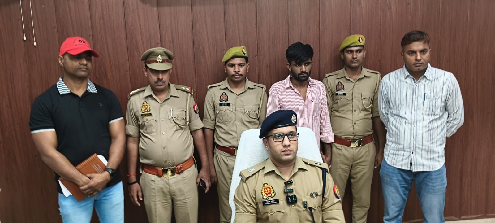 Chandauli Crime: चंदौली में शराब तस्करों पर पुलिस का बड़ा प्रहार, 1.50 करोड़ की शराब से भरा ट्रक दबोचा; अंतर्राज्यीय तस्कर गिरफ्तार