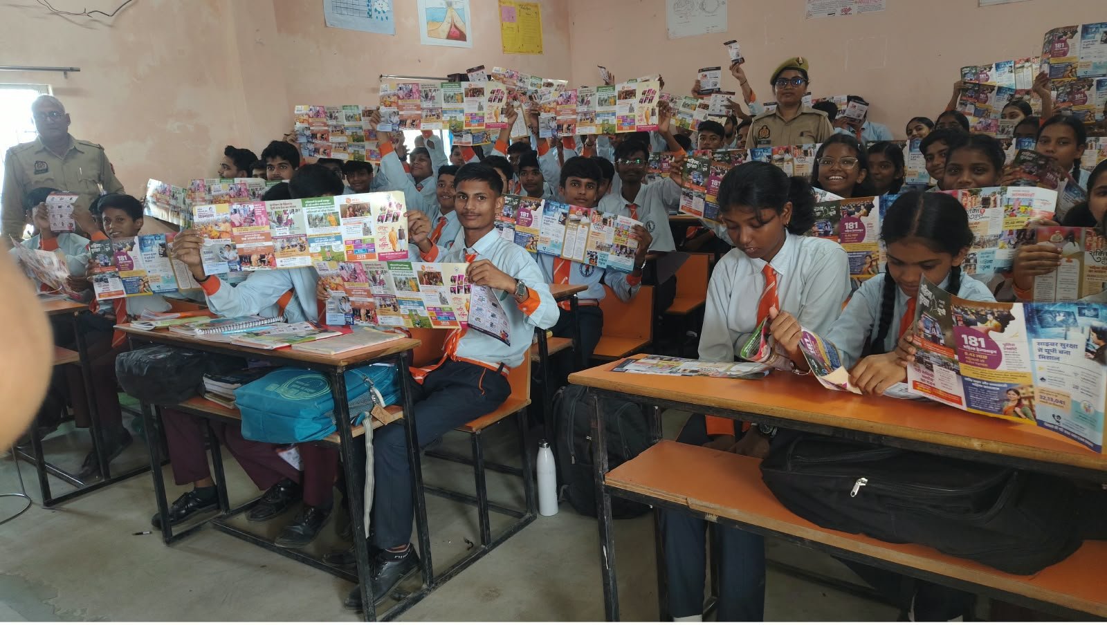 Chandauli News: मिशन शक्ति 6.0: डैडीज इंटरनेशनल स्कूल में छात्र-छात्राओं को बताए महिला सुरक्षा और बालिका अधिकारों के गुर